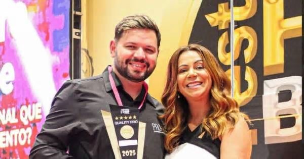 Cabeleireiro de São José recebe troféu no maior evento de beleza do nordeste