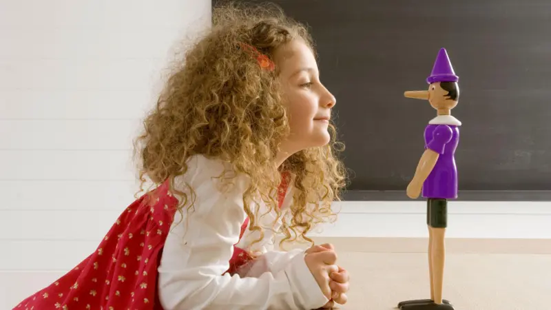 Por que crianças mentem? Como reagir à mentira do seu filho pequeno