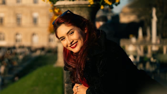 Brasileira de 22 anos explica como conseguiu bolsa integral para estudar em 4 continentes: 'Tudo é pago pela instituição, até as viagens extras'