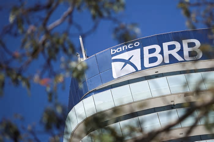 Servidores apontam cobranças indevidas após BRB comprar carteira do Master