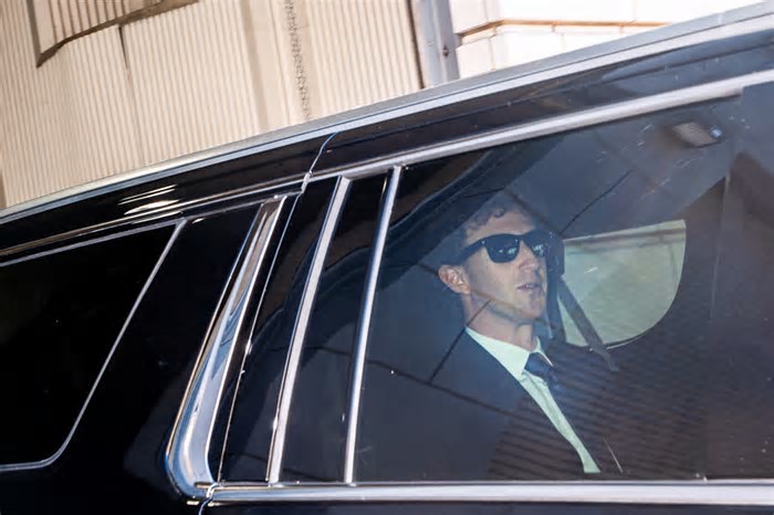 Zuckerberg considerou tornar Instagram uma empresa separada, mostra documento