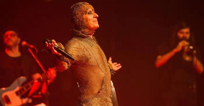 Ney Matogrosso apresenta seu show “Bloco na Rua” em Porto Alegre