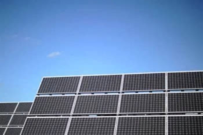 Brasil ultrapassa 3,4 milhões de sistemas solares conectados, aponta relatório do setor