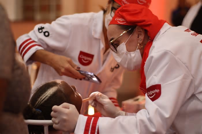 Dentistas voluntários selecionam jovens para tratamento dental gratuito em Salvador e Feira; veja como participar