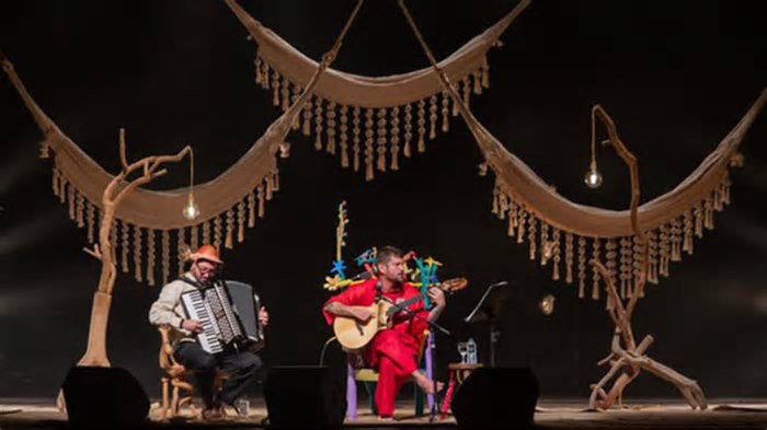 Saulo anuncia turnê com repertório junino e show de estreia em Salvador