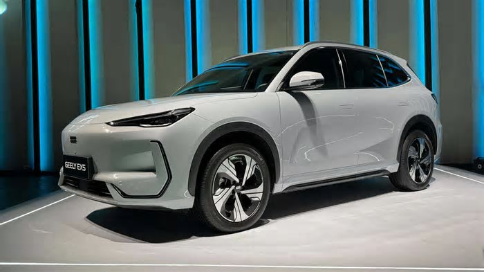 Geely EX5 será o 1º carro da marca no Brasil; veja quando chega