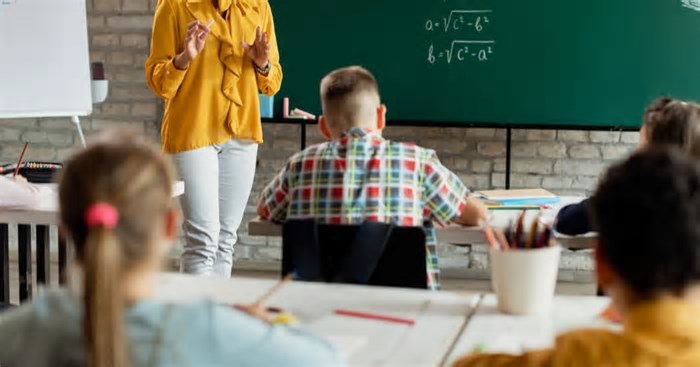 A escola também é lugar de aprender sobre tecnologia e inteligência artificial
