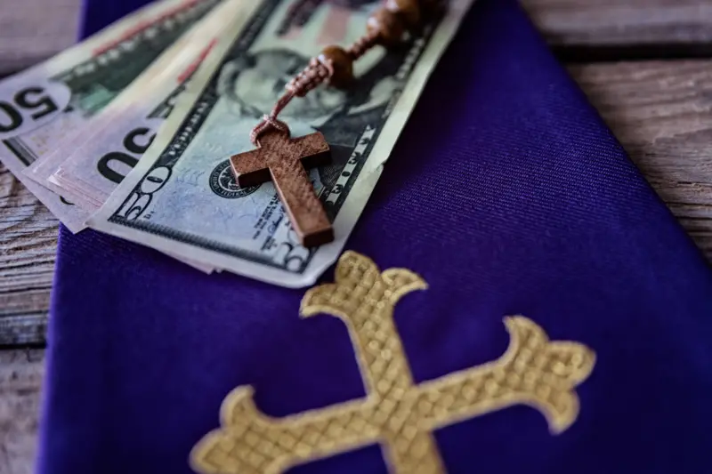 Por que cristãos aceitam cobrança de juros apesar da prática ser condenada pela Bíblia