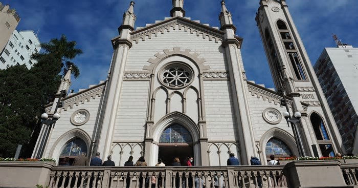 Paróquias e comunidades podem agendar peregrinações na Catedral de Caxias do Sul