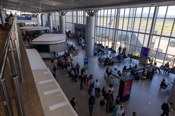 Turistas brasileiros reclamam de ingressos cancelados na Disney