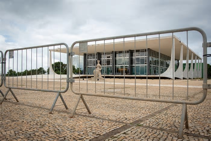 PF conclui investigação do atentado à bomba contra STF