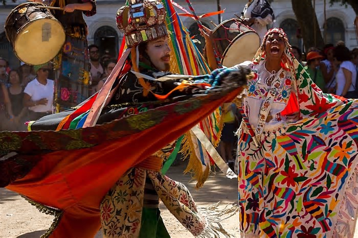 Dia de São Jorge: feijoadas, rodas de samba, festas e cortejos celebram a data no Rio