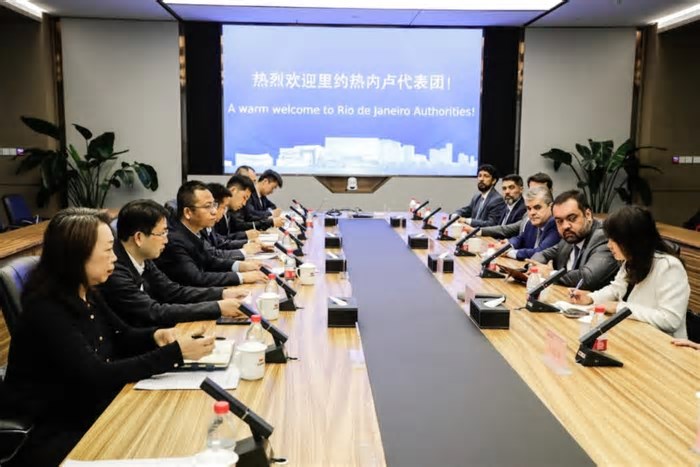 Castro apresenta vantagens para empresas chinesas se instalarem e ampliarem negócios no estado