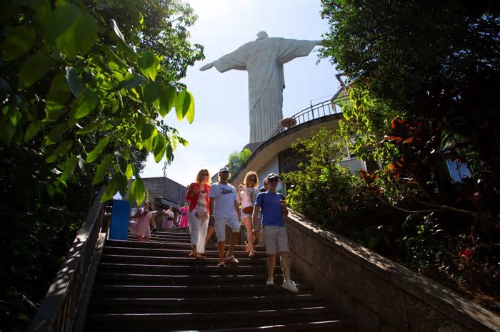 Receita do turismo internacional bate recorde em fevereiro e cresce 22%