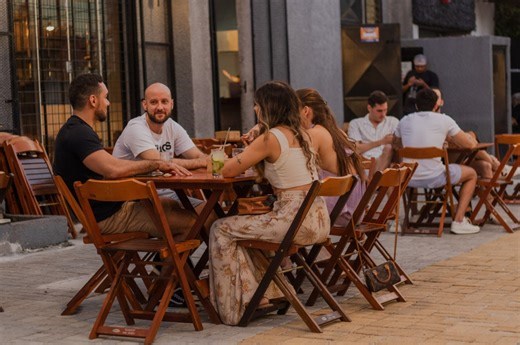 55% dos bares e restaurantes do Ceará operam sem lucro e nível de falência pode subir, diz Abrasel