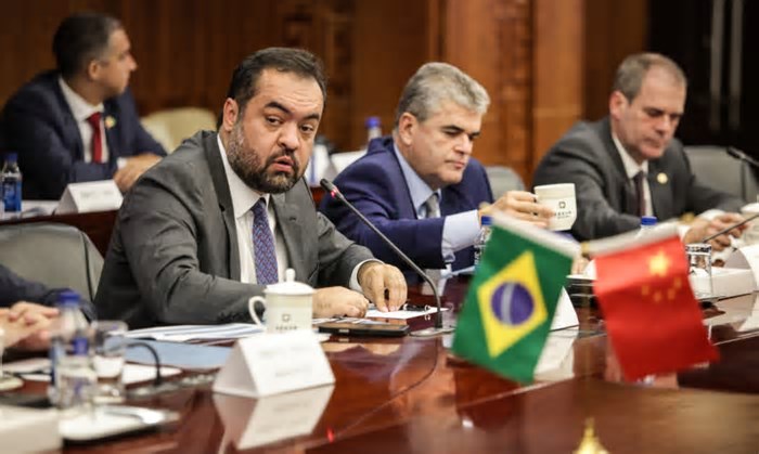 Cláudio Castro apresenta vantagens para empresas chinesas se instalarem e ampliarem seus negócios no estado do Rio de Janeiro