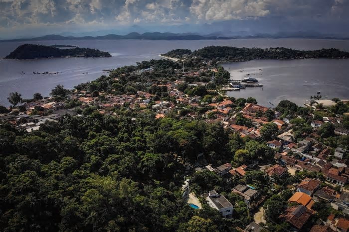Paquetá bucólica? Conta outra
