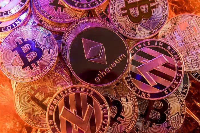 Mercado de criptomoedas corrige após Rali: Bitcoin cai e Memecoin de Trump dispara