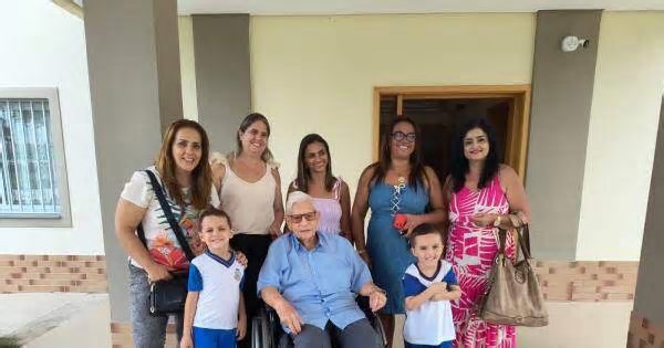 Alunos da EMEI Dom Carlinhos visitaram bispo emérito de Rubiataba (GO)