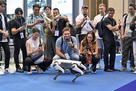 FOCUS CINITALIA La parata dei robot alla Cicpe, consumi e tecnologia marciano assieme