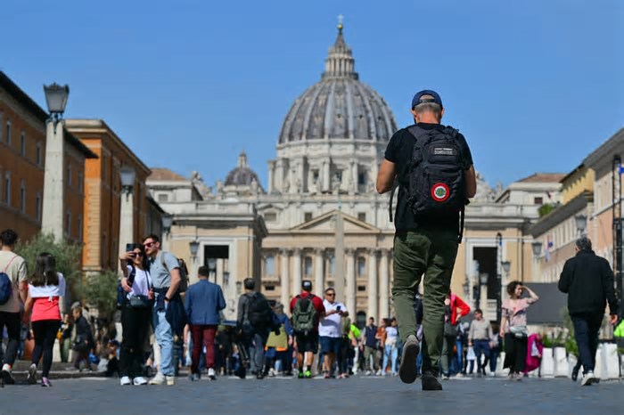Como o funeral de Papa Francisco e o conclave podem impactar as visitas a Roma e ao Vaticano