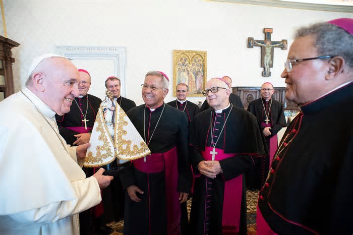 Imagem de Nossa Senhora do Rocio foi entregue ao Papa Francisco em 2020