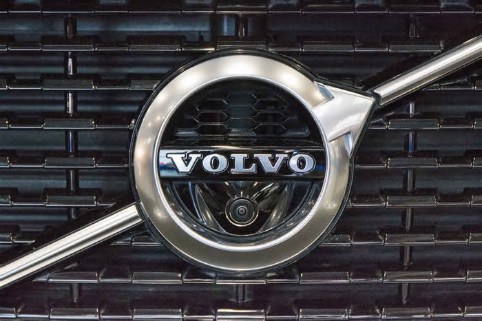 Volvo anuncia recall por risco de incêndio em carros híbridos