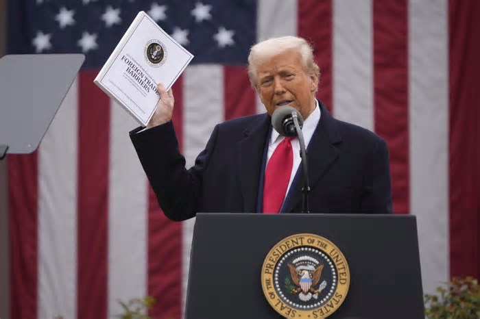 Trump ativa ‘modo pânico’ nos mercados globais após ‘tarifaço’