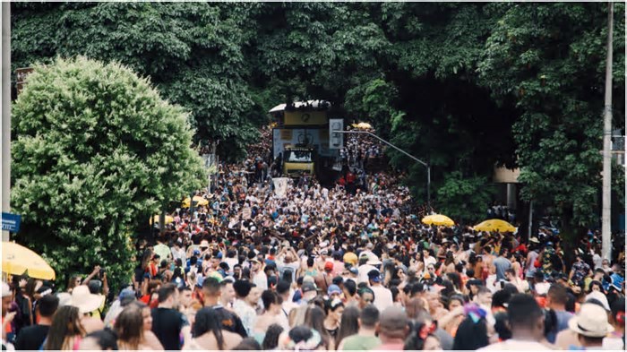 Produtores culturais cobram da Prefeitura de BH pagamento por trabalhos prestados no Carnaval