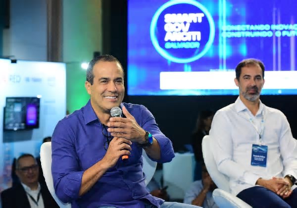 Bruno Reis participa de evento nacional de cidades inteligentes e apresenta avanços na área