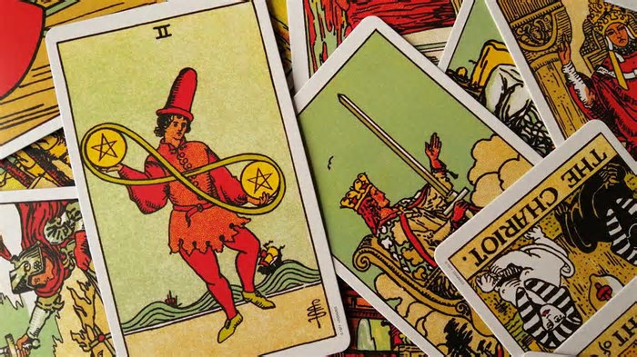 Oportunidades e conselhos: previsões do tarot para seu signo em Abril