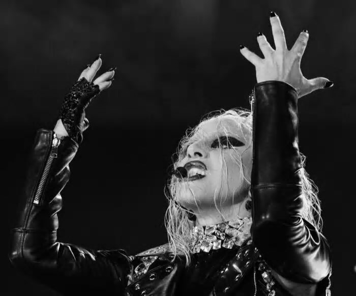 Preço de ônibus entre SP e Rio sobe até 400% com show de Lady Gaga em Copacabana