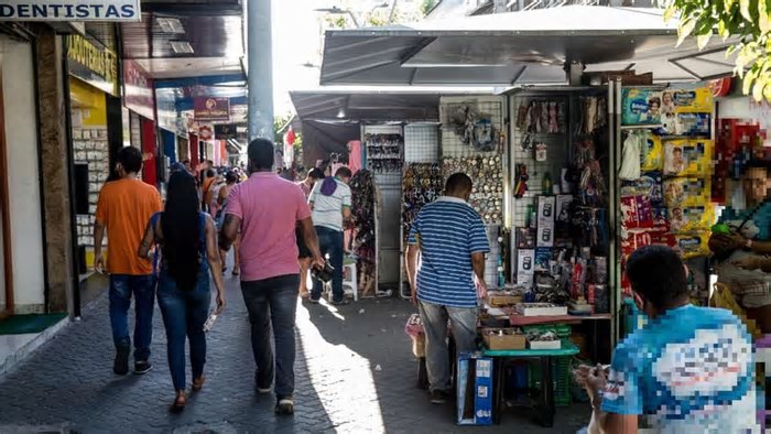 Comerciantes do Centro de Fortaleza sofrem extorsões por facção há dois anos: 'pague sua taxa e trabalhe de boa'