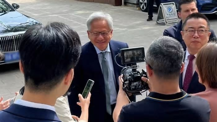 Jesen Huang reuniu-se com autoridades chinesas e disse que continuará cooperando com o mercado