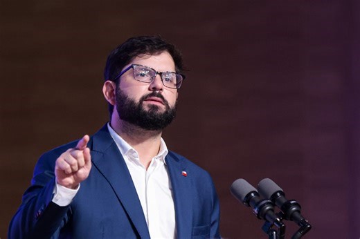 Presidente do Chile elogia o STF e o Brasil em evento da UnB