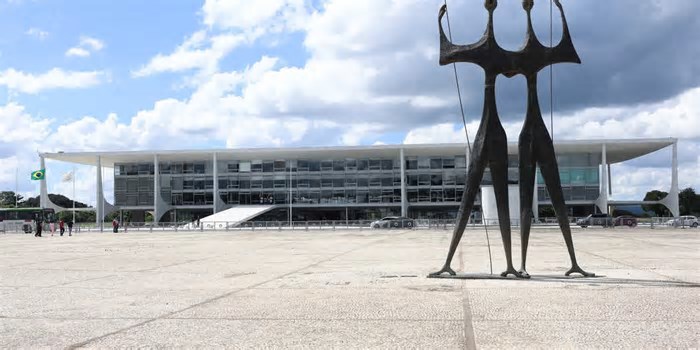 Reforma da praça dos três Poderes vai custar R$ 22 milhões e terá início em julho