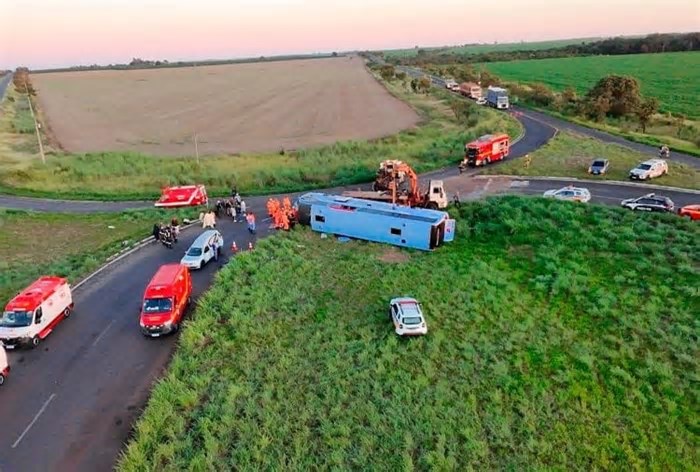 Motorista afirma ter visto ‘vulto’ antes de tragédia com 11 mortos em ônibus de turismo