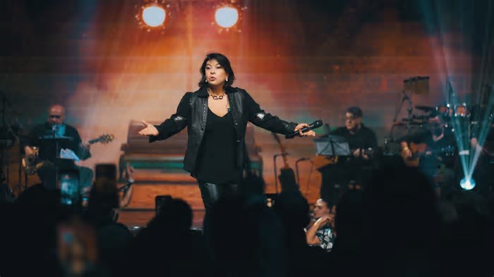 Rainha Sertaneja, Roberta Miranda se apresenta no show 'Infinito' no Guararapes