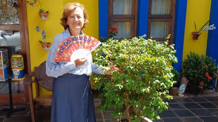 Conheça a guia de turismo de Foz do Iguaçu que é pioneira na profissão
