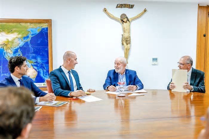 Ao lado de Lula, Mercado Livre anuncia investimentos de R$ 34 bi no Brasil neste ano