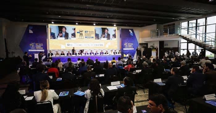 Prefeitos defendem unidade de municípios para formação de Comitê Gestor da Reforma Tributária