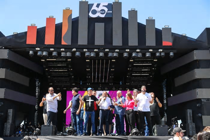 Fé e festa: Evangélicos celebram o aniversário de Brasília na Esplanada