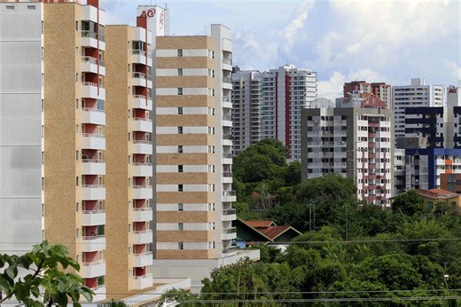Juros altos inibem financiamento de imóveis, mas há opções para investir