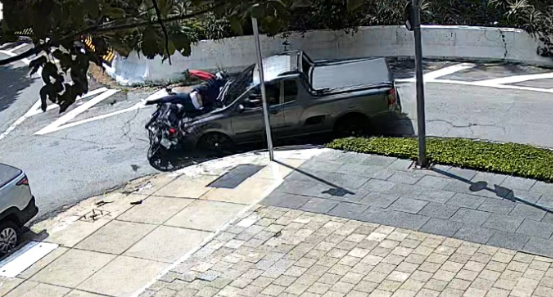 Vídeo mostra momento em que arquiteto atropela ladrão e é morto no Butantã, em São Paulo