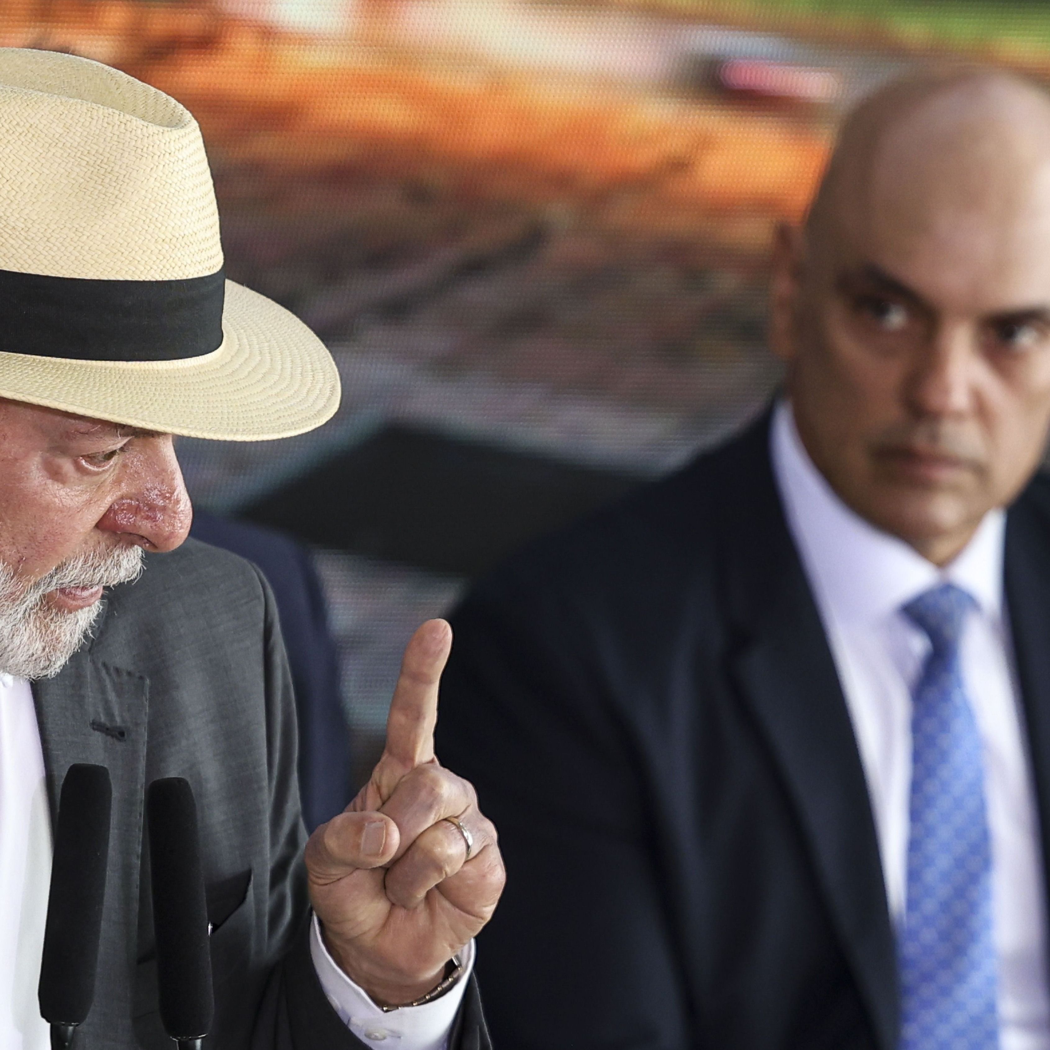 Grok: IA de Musk diz que votaria em Lula em 2026 e defende Moraes