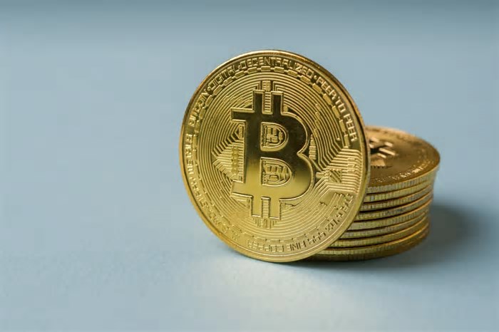 Bitcoin recua após PIB dos EUA cair pela primeira vez em 3 anos