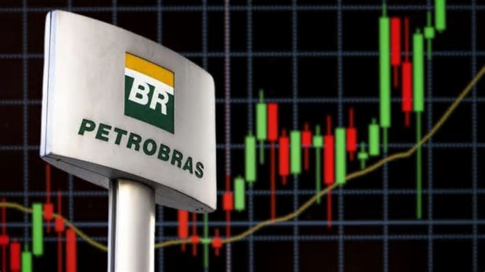 Petrobras (PETR4) opera em queda, mas nem tudo está perdido: chance de dividendo bilionário segue sobre a mesa