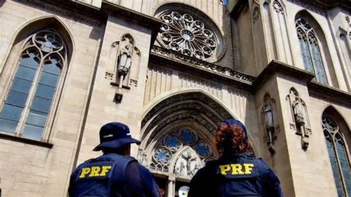 PRF realiza escolta da cruz da primeira missa celebrada no Brasil em 1500