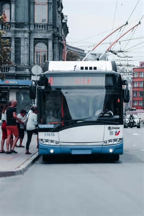 Como a inteligência artificial está transformando os ônibus elétricos