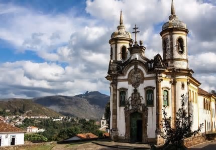 Minas Santa 2025: Programa transforma estado em destino religioso e turístico neste feriado prolongado